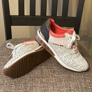(SOLD)Michael Kors Tennis Shoes